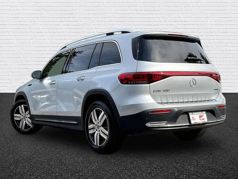 Used 2022 Mercedes-Benz EQB 300 4MATIC w/ Exclusive Package image 4