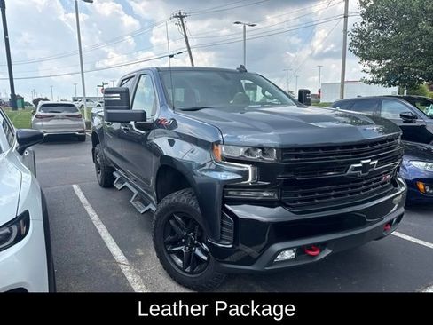 Used 2021 Chevrolet Silverado 1500 LT Trail Boss w/ Convenience Package II AWD/4WD image 2