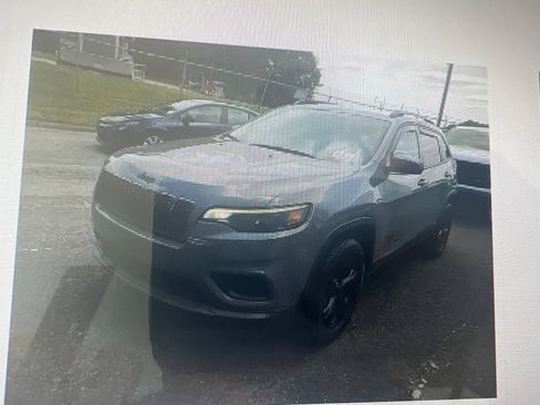 Used 2021 Jeep Cherokee Latitude AWD/4WD image 11