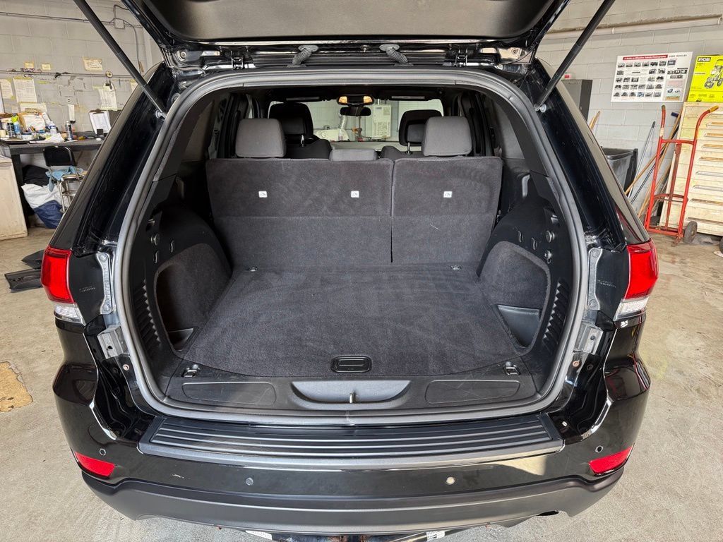 Certified 2020 Jeep Grand Cherokee Laredo AWD/4WD image 29