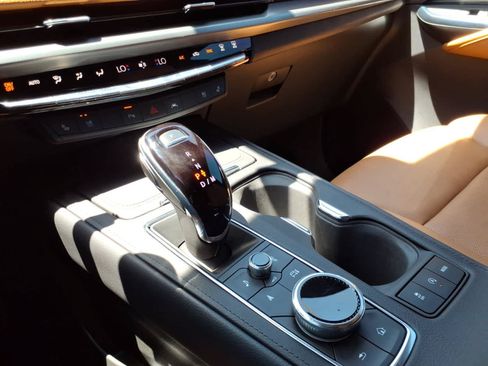 Used 2024 Cadillac XT4 Premium Luxury w/ Technology Package FWD image 25
