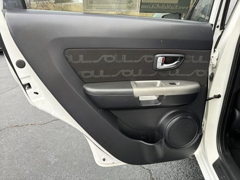 Used 2012 Kia Soul + image 21