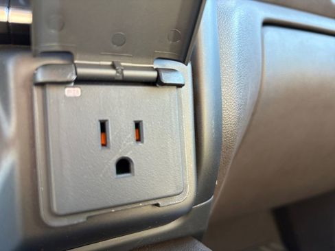 Used 2022 Chevrolet Silverado 1500 LTZ w/ LTZ Convenience Package II image 27