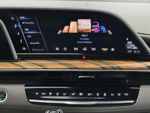 Used 2022 Cadillac Escalade Sport Platinum w/ Heavy-Duty Trailer Package AWD/4WD image 30