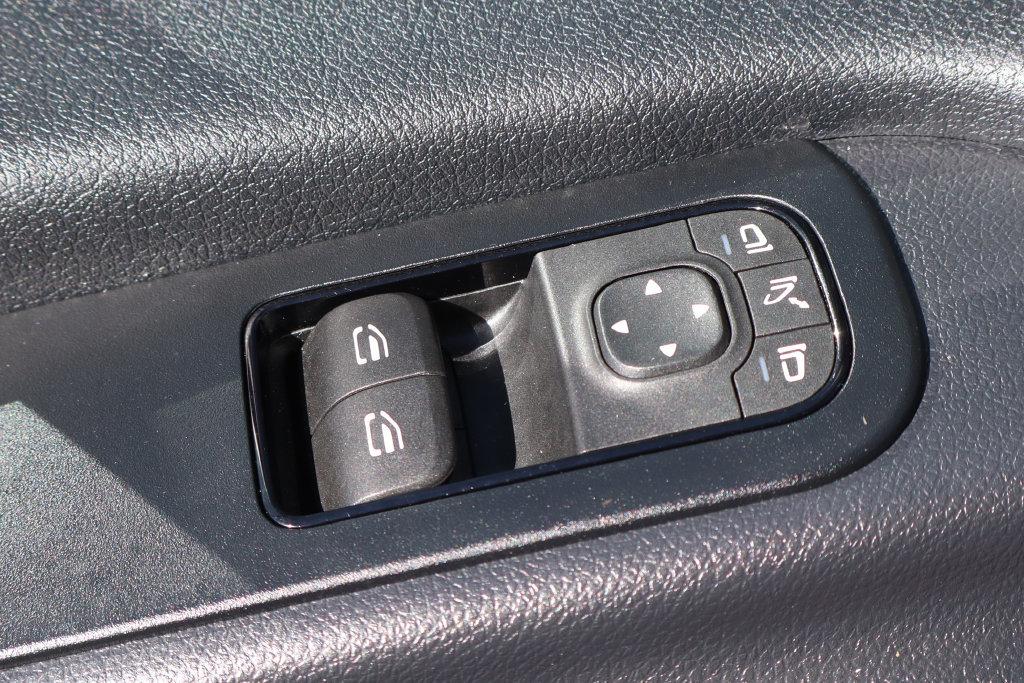 Used 2023 Mercedes-Benz Sprinter 2500 image 21