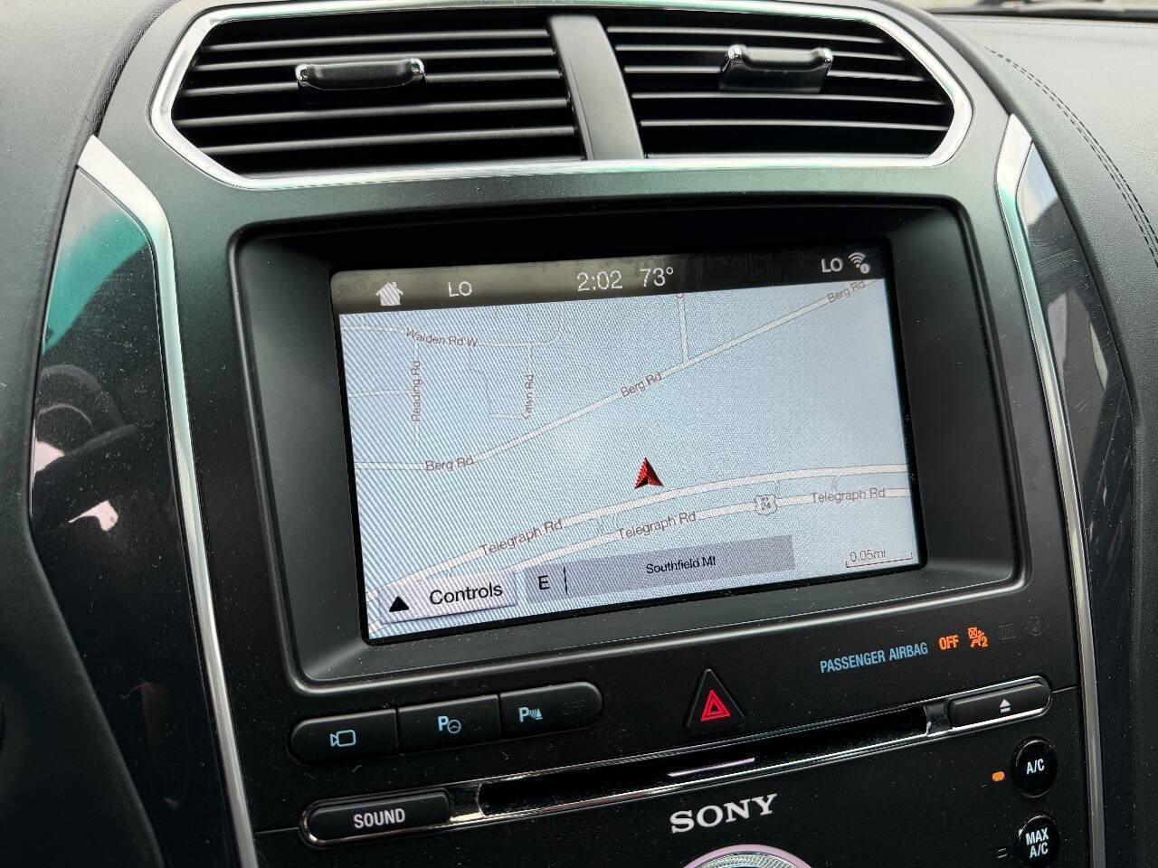 Used 2017 Ford Explorer Platinum AWD/4WD image 18