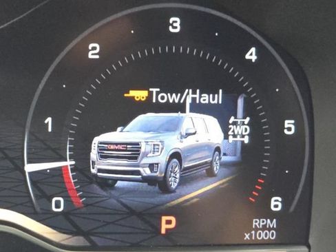 Used 2024 GMC Yukon XL SLE w/ Gmc Pro Safety Plus Package AWD/4WD image 7