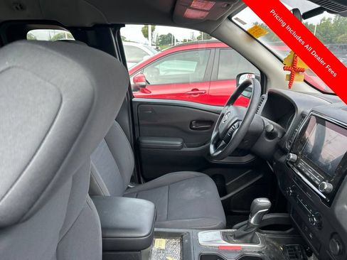 Used 2024 Nissan Frontier S RWD image 3