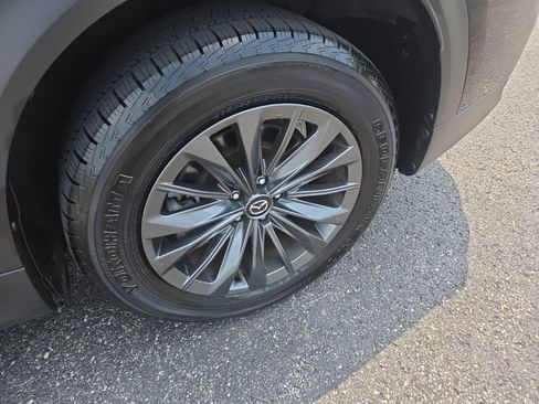 Used 2025 MAZDA CX-70 3.3 Turbo w/ Preferred Package AWD/4WD image 10