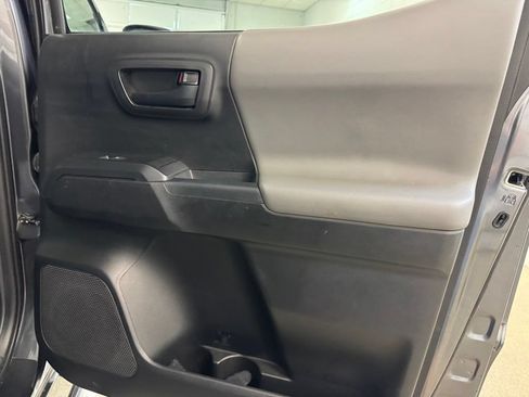 Used 2021 Toyota Tacoma SR AWD/4WD image 22