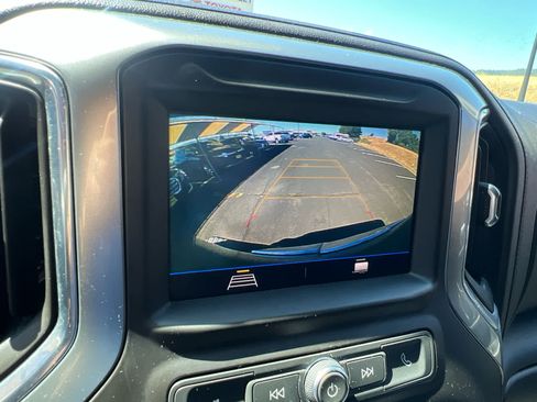 Used 2021 Chevrolet Silverado 1500 Custom AWD/4WD image 18