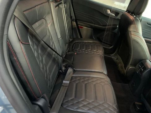 Used 2024 Ford Escape ST-Line Elite w/ Premium Technology Package image 17