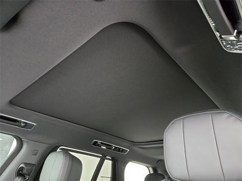 New 2025 Land Rover Range Rover SE image 11