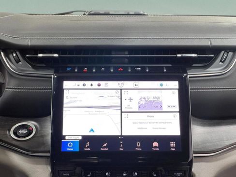 Used 2022 Jeep Grand Cherokee Overland w/ Advanced Protech Group III image 15