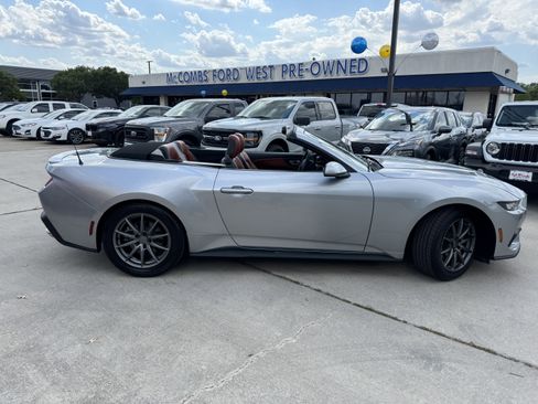 Used 2024 Ford Mustang Premium image 5