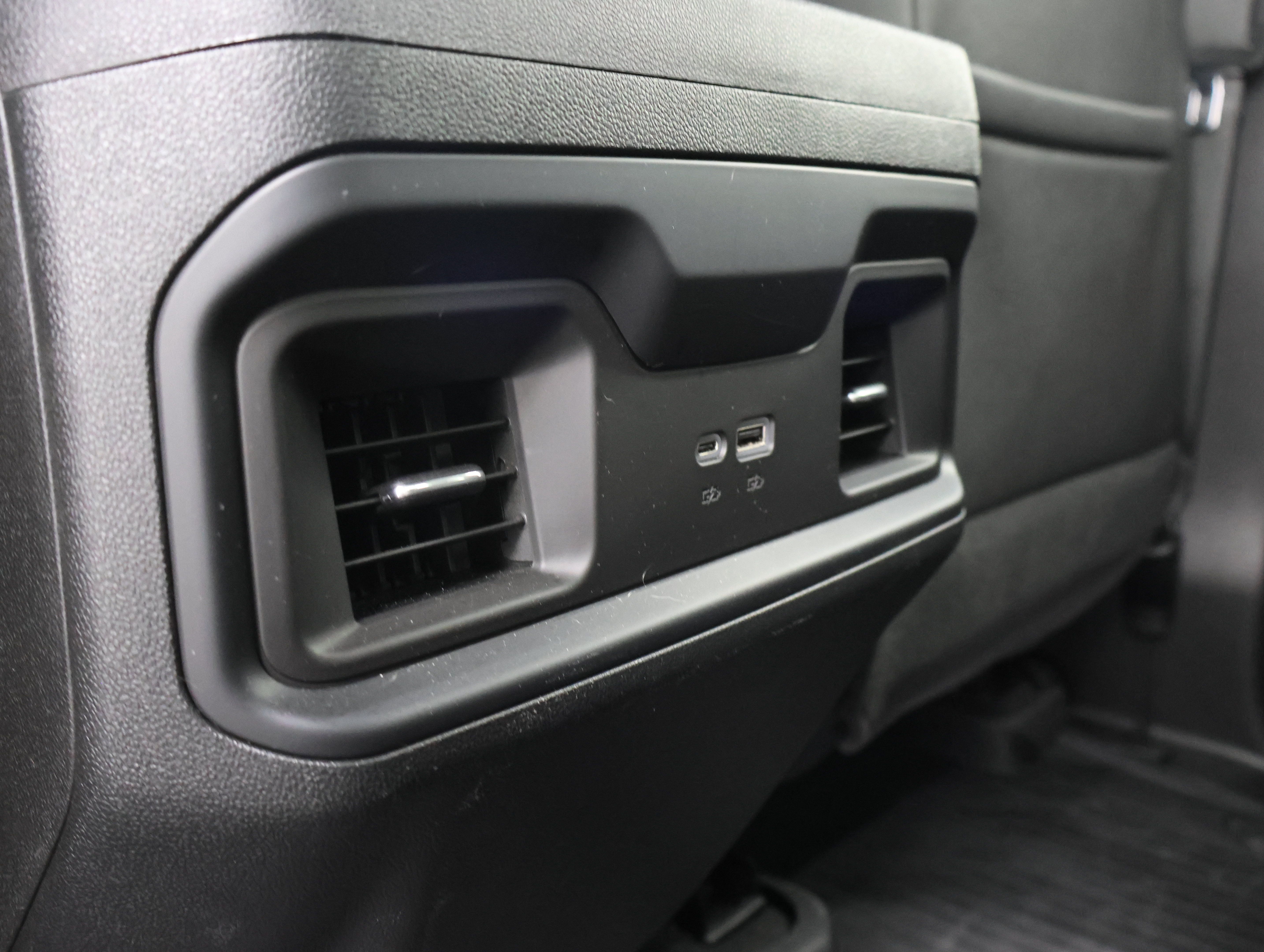 Used 2024 Chevrolet Silverado 2500 LT AWD/4WD image 42