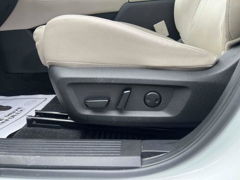 Used 2021 Nissan Rogue SL w/ Premium Package image 20