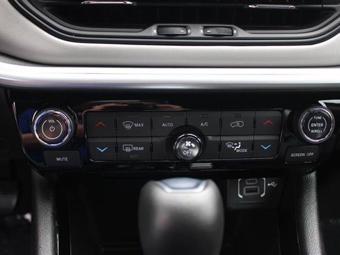 Used 2025 Jeep Compass Limited AWD/4WD image 14