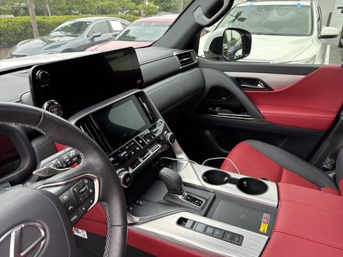 Used 2025 Lexus LX 700h F Sport w/ Accessory Package (Z1) AWD/4WD image 8