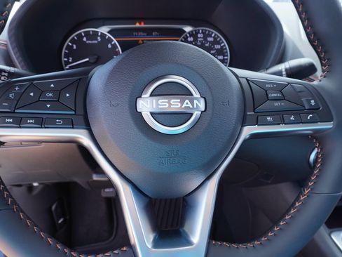 Certified 2025 Nissan Sentra SR FWD image 17