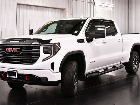 Used 2023 GMC Sierra 1500 AT4 w/ Technology Package AWD/4WD image 3