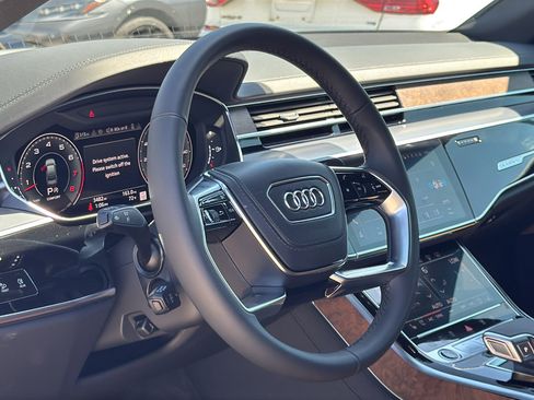 Used 2025 Audi A8 L 3.0T image 10