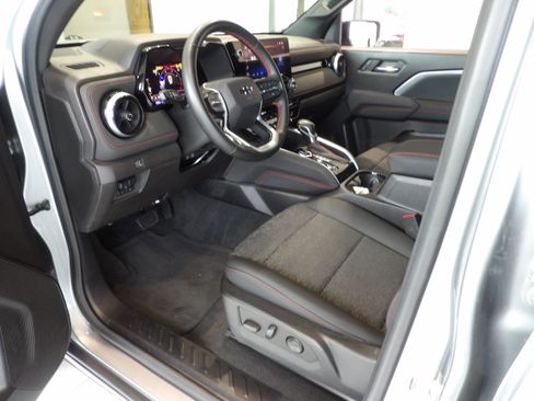 Used 2023 Chevrolet Colorado Z71 w/ Z71 Convenience Package 2 AWD/4WD image 8