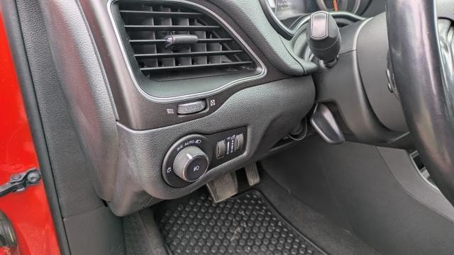Used 2021 Jeep Cherokee Trailhawk AWD/4WD image 9