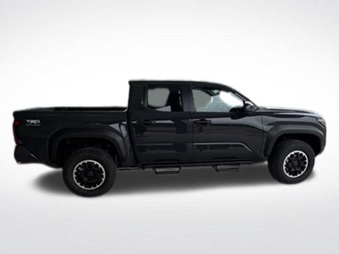 Used 2026 Toyota Tacoma TRD Off-Road AWD/4WD image 6