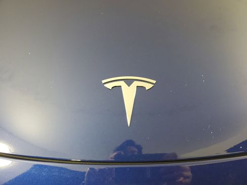 Used 2023 Tesla Model 3 Standard Range image 10