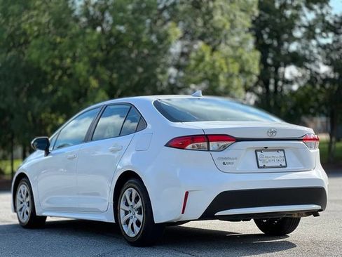 Used 2021 Toyota Corolla LE FWD image 7