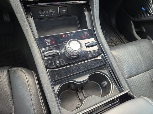 Used 2023 Jeep Grand Cherokee Overland w/ Advanced Protech Group III AWD/4WD image 31