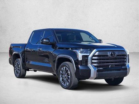 Used 2025 Toyota Tundra Limited AWD/4WD image 3