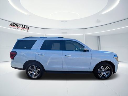 Used 2024 Ford Expedition Limited image 2