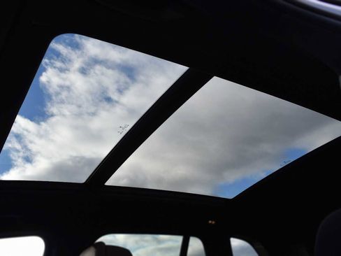 Used 2026 BMW X5 M60i image 15