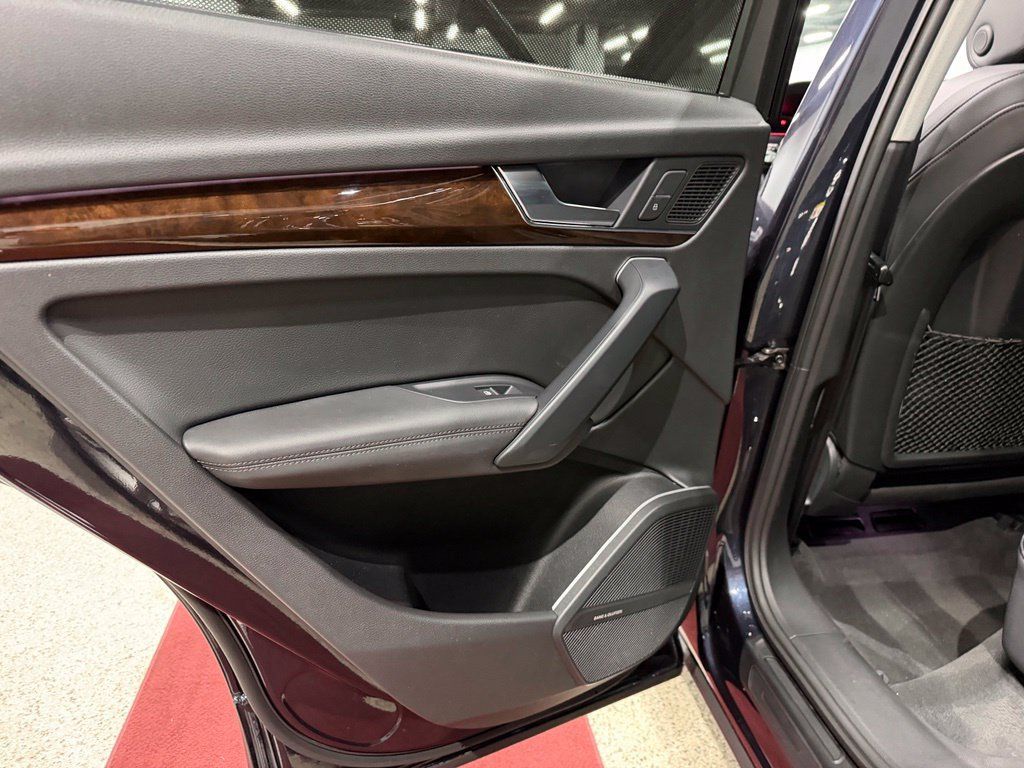 Used 2019 Audi Q5 Prestige w/ Prestige Package AWD/4WD image 19