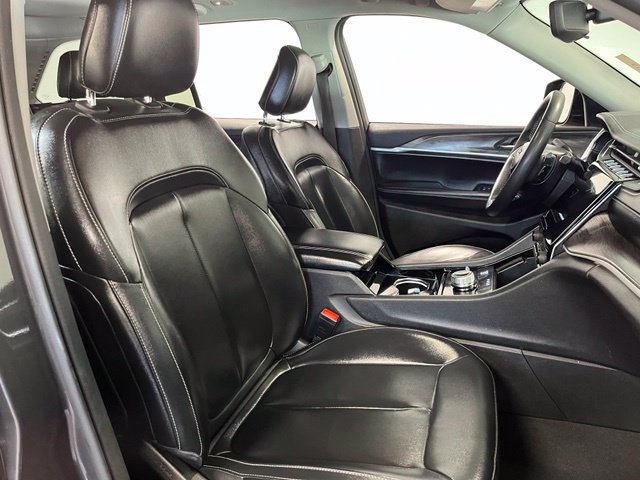 Used 2023 Jeep Grand Cherokee Limited AWD/4WD image 10