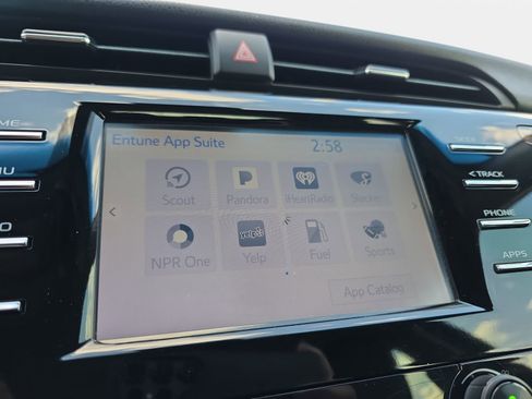 Used 2018 Toyota Camry SE image 21