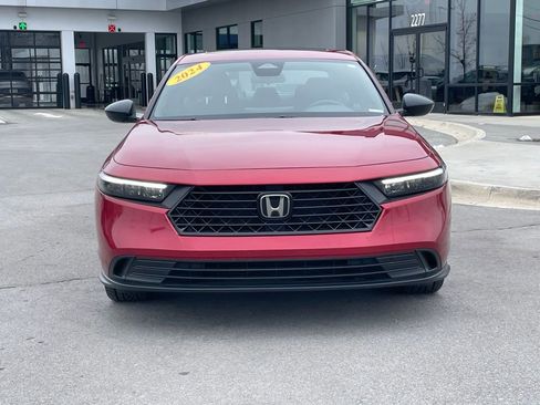 Used 2024 Honda Accord Sport image 2