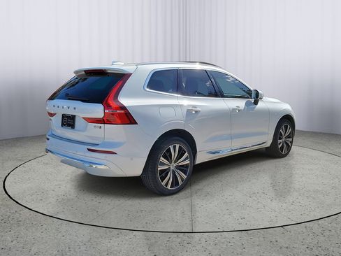 Used 2023 Volvo XC60 B5 Plus image 4