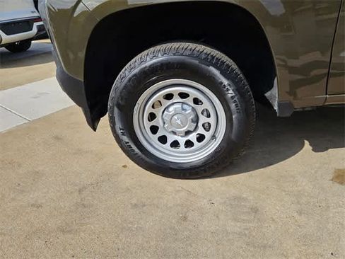 Used 2023 Chevrolet Colorado W/T image 12