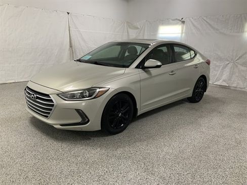 Used 2018 Hyundai Elantra Value Edition FWD image 2