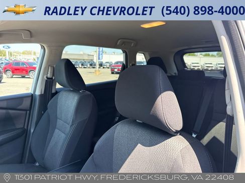 Used 2025 Nissan Rogue SV image 2