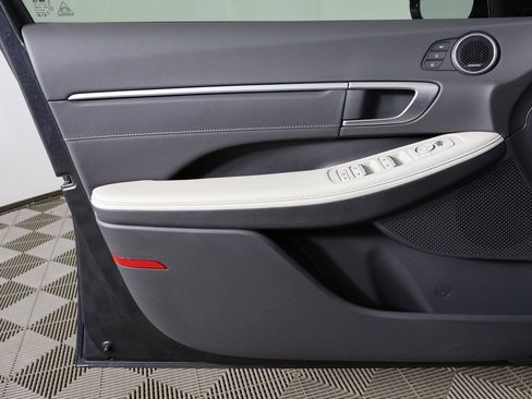 Used 2025 Hyundai Sonata Limited image 26
