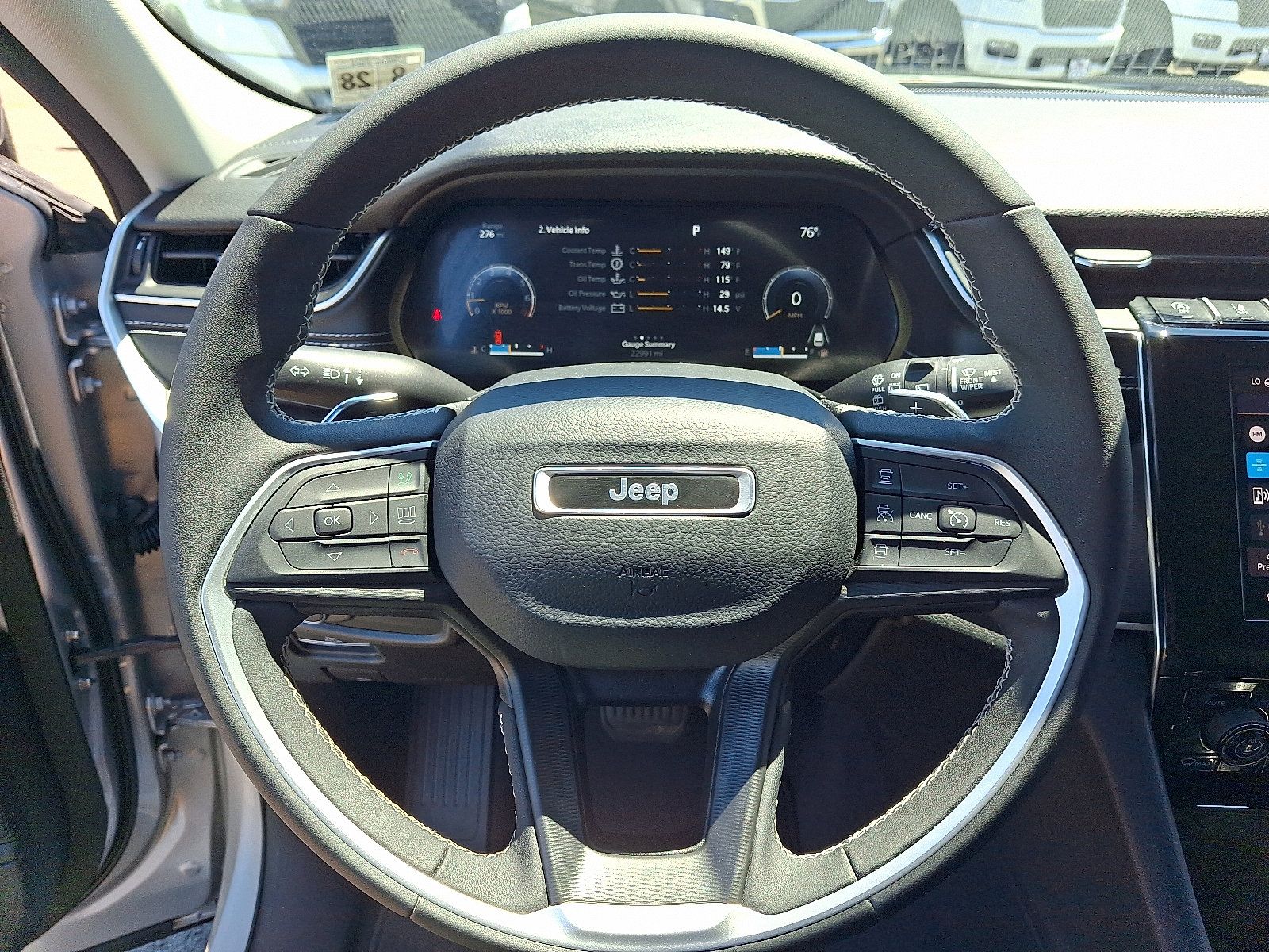 Used 2023 Jeep Grand Cherokee Laredo w/ Luxury Tech Group I AWD/4WD image 19