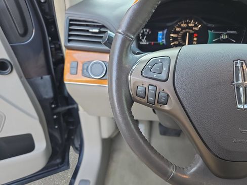 Used 2014 Lincoln MKX AWD w/ Equipment Group 102A image 18