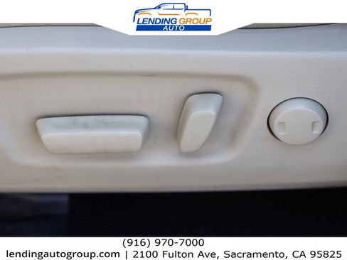 Used 2019 Toyota Highlander XLE w/ Carpet Mat Package (TMS) image 19