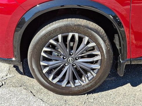 Used 2024 Nissan Rogue Platinum image 8