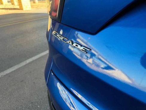 Used 2017 Ford Escape Titanium FWD image 20