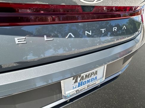 Used 2025 Hyundai Elantra Sport FWD image 8